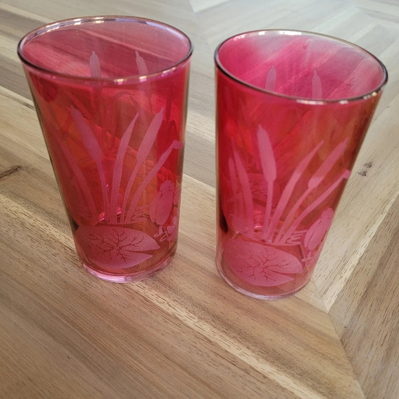 Vintage Cranberry Red Water Lily Marsh Cattail etched glass drinking tumblers x2 - Picture 2 of 7